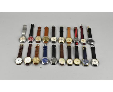 Lot of mechanical watches, various models and brands. Including Union, Prisma, Kienzle, Ancre, Diehl, Palerma, Wilson, Tropa,