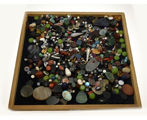 Large lot of stones including labradorite, red coral, onyx, rhine pebbles, amber, opal, cameo and tiger's eye.