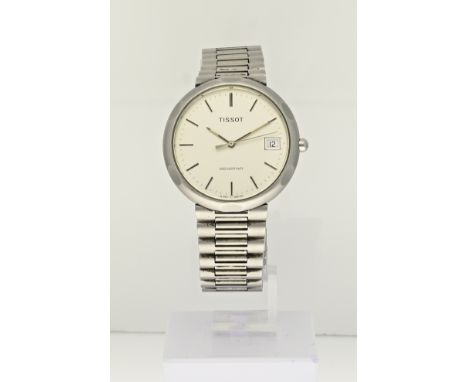 Tissot watch, unisex, round model with a fine link strap. Ã¸ case 34 mm. Quartz. Working, in good condition.
