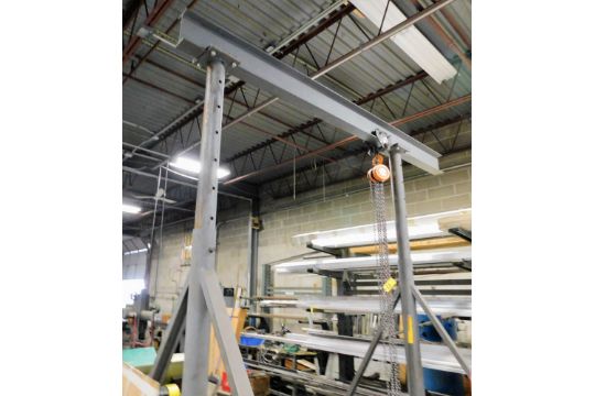 HAULMASTER 2-TON CHAIN HOIST WITH 10' X 9' GANTRY PORTABLE FRAME