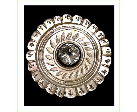 1 Large size 18th century engraved pearl with paste pinshank.Here is a nice large pearl from the 18th century in very fine co