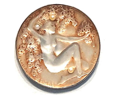 1 Large early 20th century signed glass in metal pictorial button.Here is an incredibly hard to find button from the French d