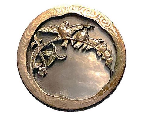 1 Large size 19th century pearl background pictorial button.This fine example of 19th century design from the Nouveau period 