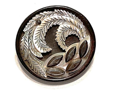 1 Large 19th century carved and engraved pearl set in wood.Here is a beautiful example of 19th century craftsmanship. The car