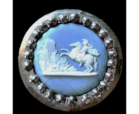 1 Large 18th century blue jasperware button with a horse.This 18th century pictorial Wedgwood button depicts a horse and ride