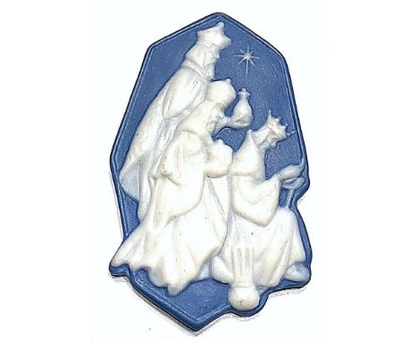 1 Extra Large 20th century blue and white pictorial button.Here is one of the earliest Jasperwares by the late Stella Rzanski
