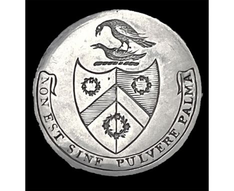 1 Large size 18th century engraved crest button.Here is a beautifully detailed crest livery button from the 18th century. The