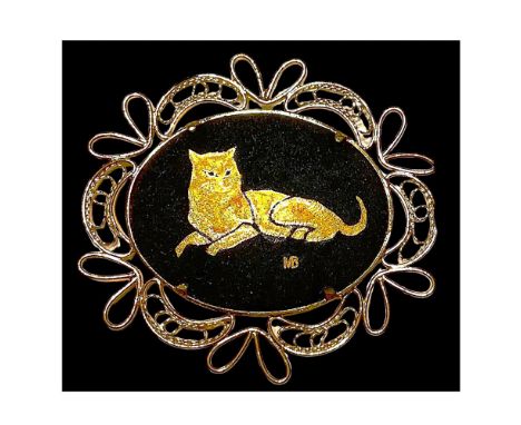 1 Large 20th century signed Damascene button.Here is a finely detailed Cat in Japanese style metal works known as Damascene. 
