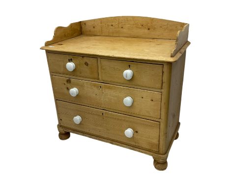 Victorian pine washstand chest, fitted with two short and two long drawers, ceramic handles Dimensions: Height:&nbsp;88cm&nbs