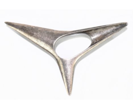 HENNING KOPPEL FOR GEORG JENSEN; a sterling silver atomic brooch, number 342, length 7cm.Additional InformationLight tarnishi