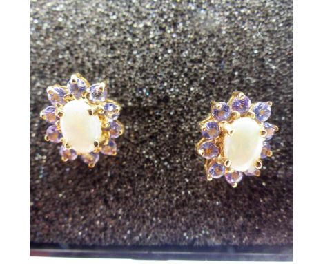 Pair quality unworn 9ct gold earrings, set with opal stones, 1.9g. (2) 