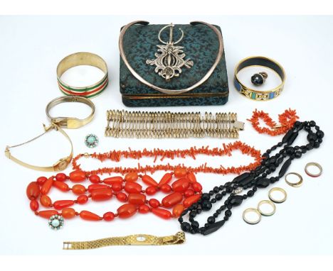 An 18ct gold mounted ceramic pendant, a branch coral necklace and further mostly costume jewellery (20)Comprising; a branch c