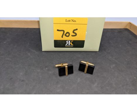 14ct yellow gold cufflinks with what is assumed to be black onyxPlease note this lot is not subject to VAT. The hammer price 