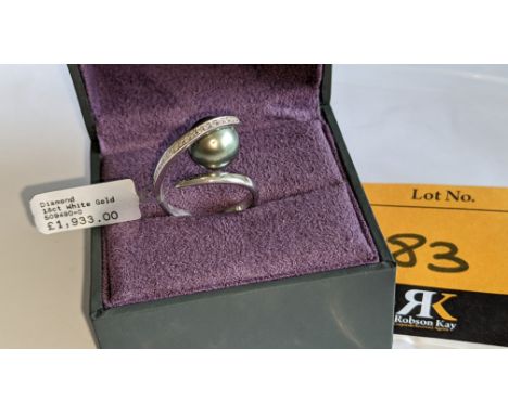 18ct white gold diamond &amp; Tahitian pearl ring with 0.069ct of diamonds. RRP £1,933We have used a ring sizer mandrel to de