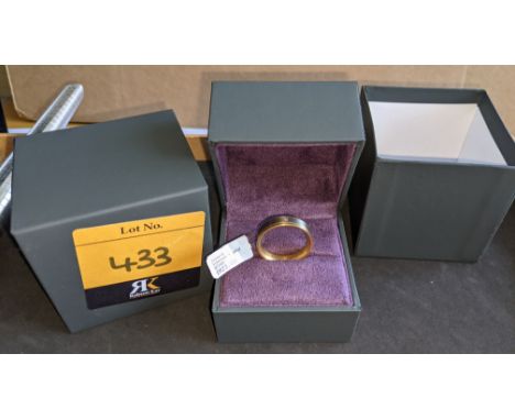 Diamond, titanium &amp; yellow 18ct gold ring RRP £623We have used a ring sizer mandrel to determine the inside diameter in m