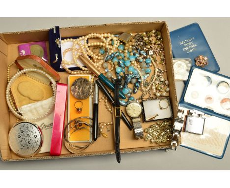 A SELECTION OF MAINLY COSTUME JEWELLERY, to include three Parker pens, a Ronson lighter, a cultured pearl bracelet, a small s