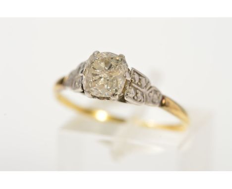 A LATE 19TH CENTURY TO EARLY 20TH CENTURY GOLD SINGLE STONE DIAMOND RING, one old cushion diamond, estimated weight approxima