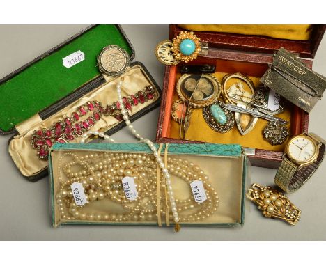 A SELECTION OF JEWELLERY, to include a mid 20th Century pink paste necklace and bracelet set, designed as oval pink paste lin