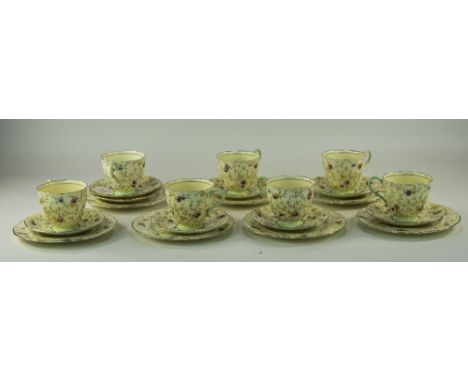 Paragon Fine China 22 Piece Tea Service, By Appointment To H.M The Queen And H.M Queen Mary. Pattern 'Comtesse'. Comprises 7 