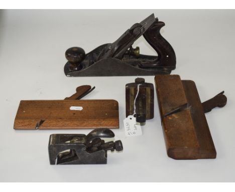 A Collection of Vintage Joiners Tools ( 5 ) In Total. Comprises 1/ Smoothing Plane made of Cast Tungsten Steel. 2/ Record Blo