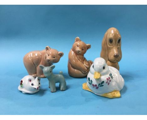 Two Poole pottery bears, a duck, mouse and lamb and a Sylvac dog (6)