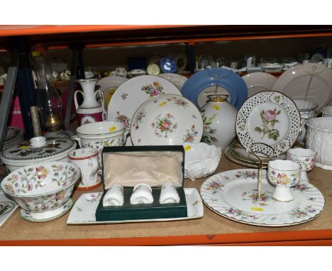 A GROUP OF CERAMICS to include a group of Portmeirion items comprising a Botanic Garden lidded tureen and trinket dish, an Up