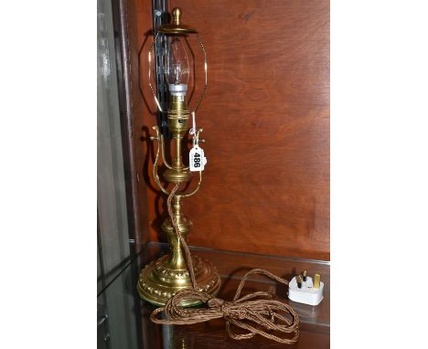 A BRASS GIMBAL TABLE LAMP, height 43cm (1) (Condition Report: appears ok, untested, some tiny dents on base, no shade)