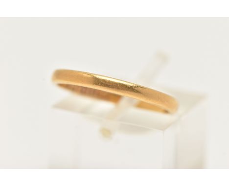 A 22CT GOLD BAND RING, a thin yellow gold band, approximate width 2mm, hallmarked 22ct London 1953, approximate ring size K, 