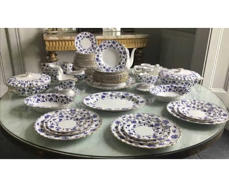 DINNER SERVICE, English fine bone china spode 'Blue colonel' 12 place, 6 piece setting, approx 84 pieces. (Packaging not prov