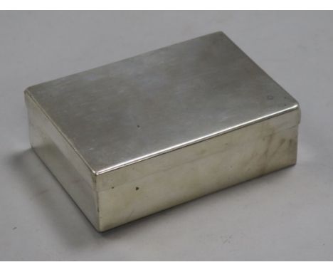 An Asprey's plain silver double-hinged playing card box, London 1928, 9.2oz., 11cm