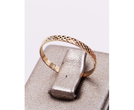 Ring 333er Gelbgold, Rauten-Relief, ca. 0,4g, RG 50, Tragespuren