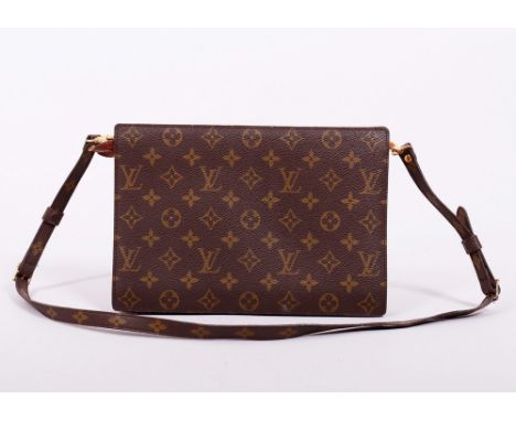Vintage Handtasche, Louis Vuitton, 1970er Jahre Leder/Metall, zwei große Fächer mit Reißverschluss, zusätzliches kleines Fach