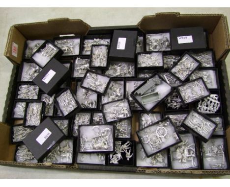 A collection of boxed metal miniature military figures: boxed (1 tray). 