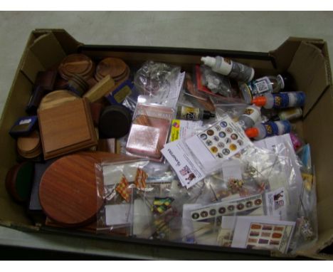 A quantity of military war game accessories: including flags and standards, wooden plinths, transfers etc (1 tray). 