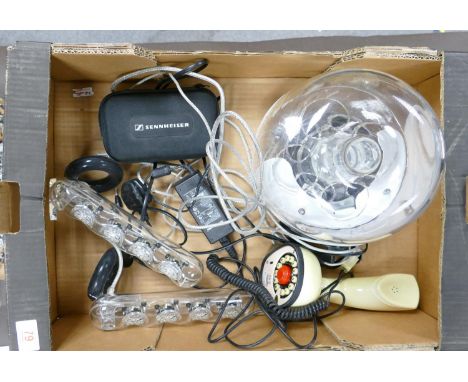 Hardman/ Kardon soundsticks III: 2.1 speaker system for i mac together with Sennheiser headphones 