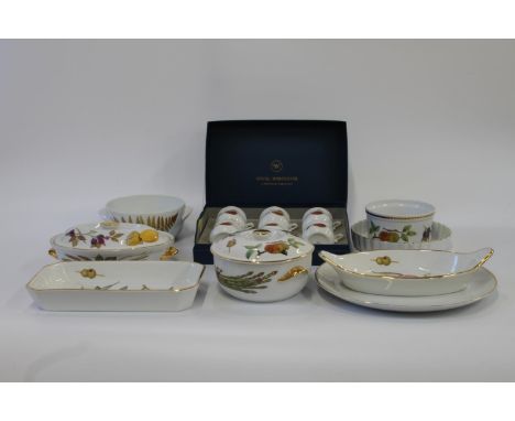 Royal Worcester Evesham dinner wares and a Thomas dish 