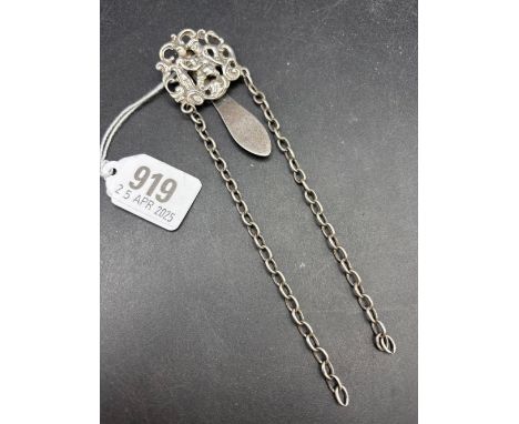Chatelaine hook with pierced decoration, Birmingham 1898, 23gms
