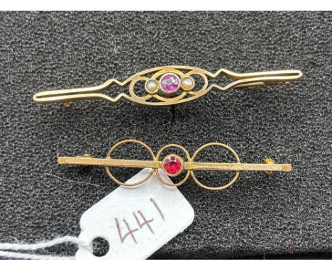 A pearl and amethyst bar brooch 9ct 2.2 gms and a gilt garnet bar brooch