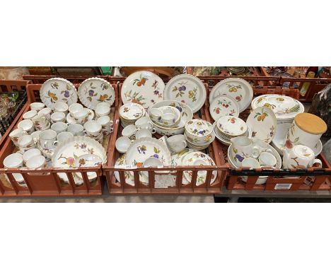 ROYAL WORCESTER EVESHAM - LARGE COLLECTION