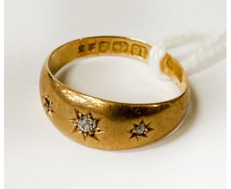 18CT GOLD &amp; DIAMOND RING - SIZE K - 2.6 GRAMS APPROX