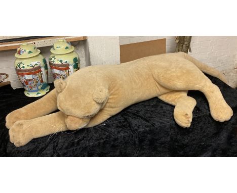 FULL SIZE STEIFF LIONESS - A/F - 170 CMS LENGTH APPROX