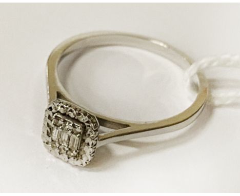 8CT GOLD &amp; DIAMOND RING - SIZE M
