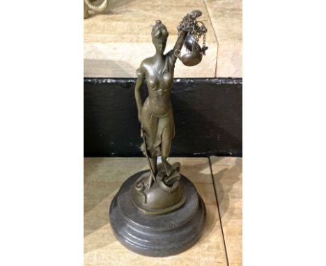BRONZE SCALES OF JUSTICE - 22 CMS (H) APPROX