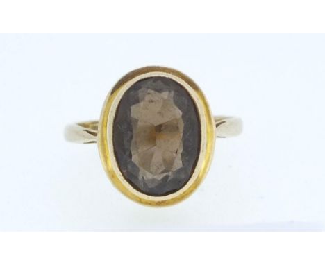 A 9ct gold and quartz stone ring, size M.  3.5g 