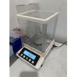 US Solid USS-DBS81-310G Electronic Balance