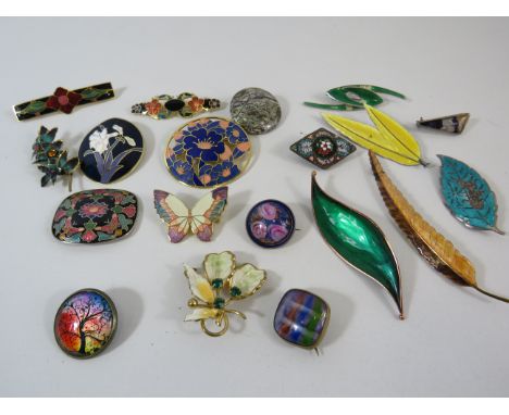 Good quality vintage brooches including sterling silver and enamel, Cloisonne etc.