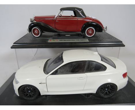 Solido 1950 Mercedes Benz 170S Cabriolet,  Minichamps BMW 1ER Coupe ltd edition, 1-1002,  Both 1:18 Scale. No boxes. In Ex Di