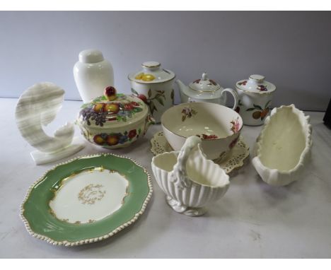 Mixed ceramics lot to include Slyvac, Carltonware, Spode etc.