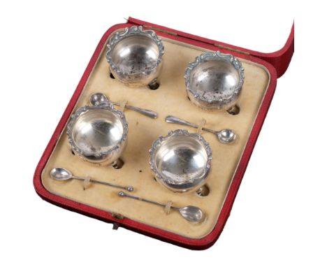 An Edwardian silver 4-piece cruet set, Harrison Brothers & Howson, Sheffield 1902, in fitted red leather case 