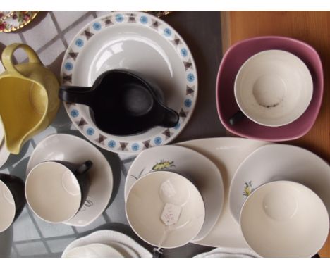 22 pieces of assorted Midwinter tea set